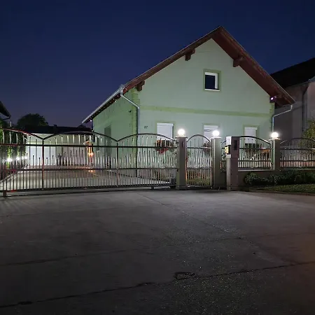 Boletova Kuca Na Dan Rumenka