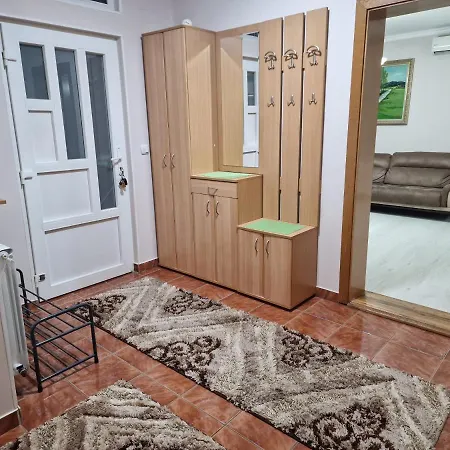 Boletova Kuca Na Dan アパート Rumenka