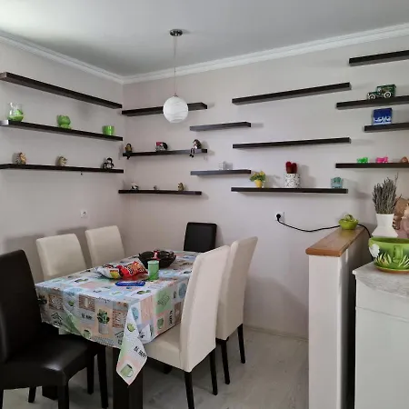 Boletova Kuca Na Dan Rumenka